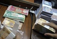 السوريون في دمشق يواجهون صعوبات وحياتهم تتغير جذريا
