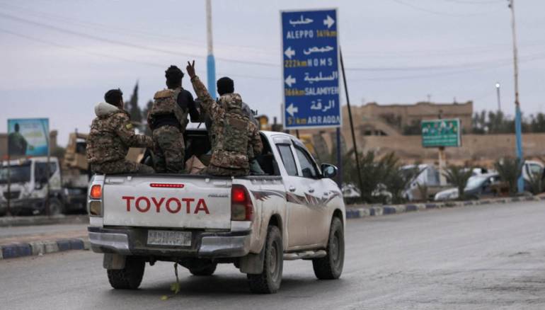 منشقون بلا رواتب في القحطانية: مكافأة البقاء وعقاب الانشقاق