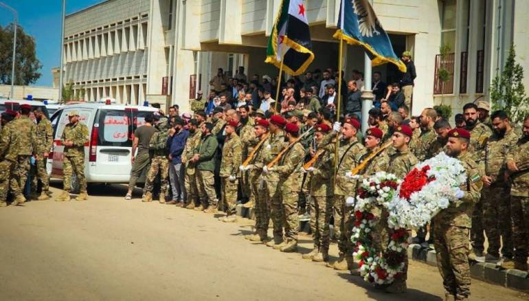 تشييع 5 عسكريين استشهدوا بانفجار مخلفات حربية في درعا