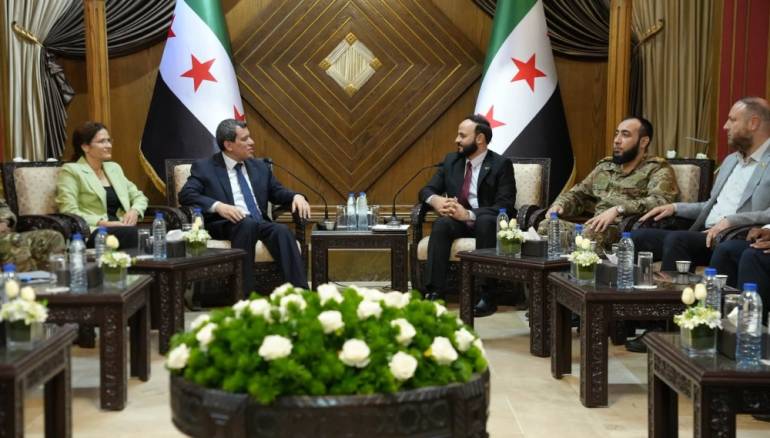 حلب.. بحث استكمال دمج المؤسسات العسكرية والخدمية وعودة الأهالي