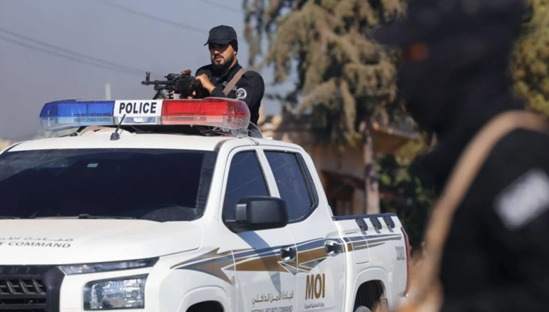 القبض على خمسة ضباط من سلاح الجو في النظام البائد بتهم تتعلق بعمليات قصف جوي