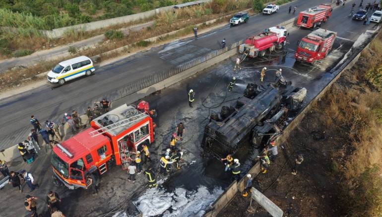 الدفاع المدني السوري يستجيب لـ221 حريقاً و21 حادث سير خلال يوم واحد
