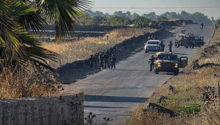 الاحتلال الإسرائيلي يقصف محيط بلدة بيت جن بريف دمشق ويعتقل شاباً بريف درعا