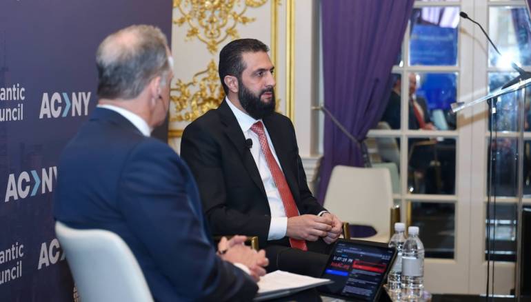 الرئيس الشرع يؤكد في المجلس الأطلسي على التوجه لإخلاء سوريا من القواعد الأجنبية والسعي لسلام دائم بشرط استعادة الحقوق