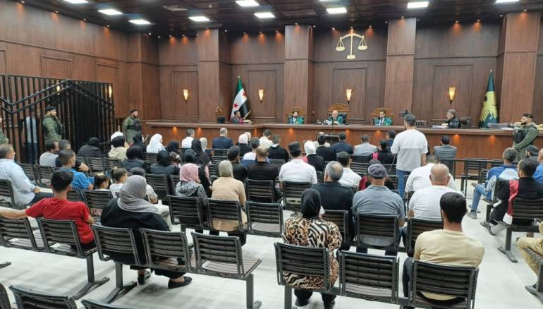 العدل: استمرار الإجراءات القضائية في أحداث السويداء وبدء محاكمات علنية
