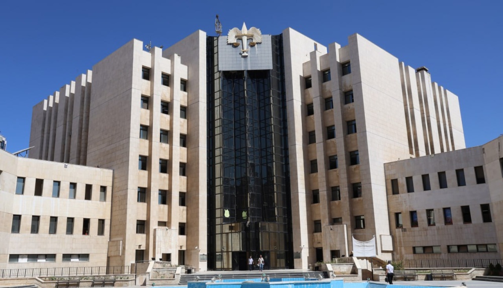 سوريا – الجهات الأمنية أم وزارة العدل.. من المسؤول عن إطلاق سراح الشبيحة؟