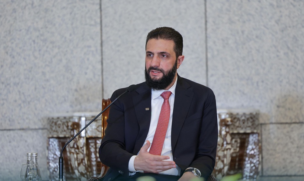 سوريا – الشرع يحدد ملامح سوريا الجديدة: استراتيجية إعادة الإعمار وإصلاح قطاع الطاقة وتنمية الحريات