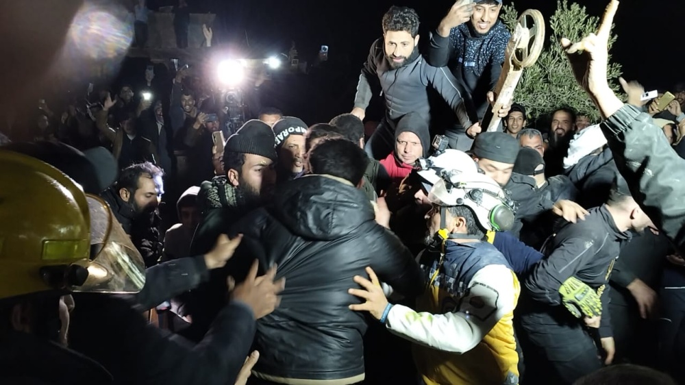 سوريا – إنقاذ طفل سقط في بئر عمقه 30 متراً قرب الطبقة