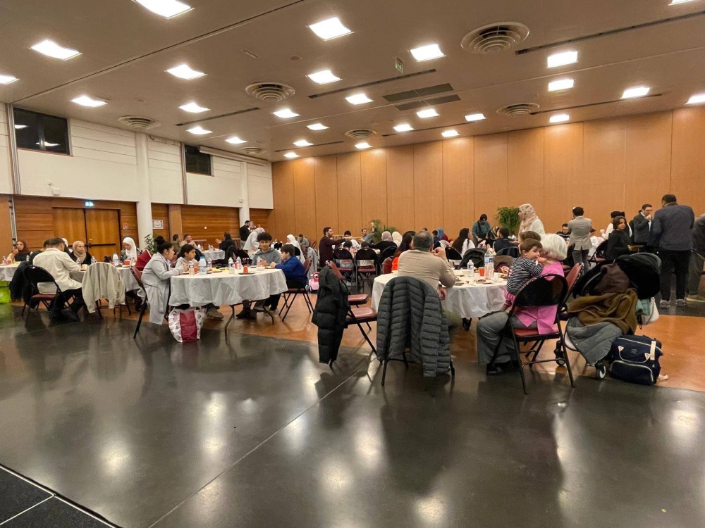 سوريا – إفطار رمضاني سوري يجمع أفراد الجالية في باريس