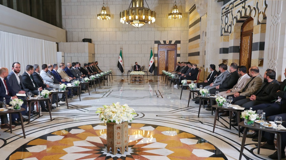 سوريا – لقاء الرئيس الشرع مع الإعلاميين والناشطين: تحديات البناء وآمال السوريين في عام التعافي