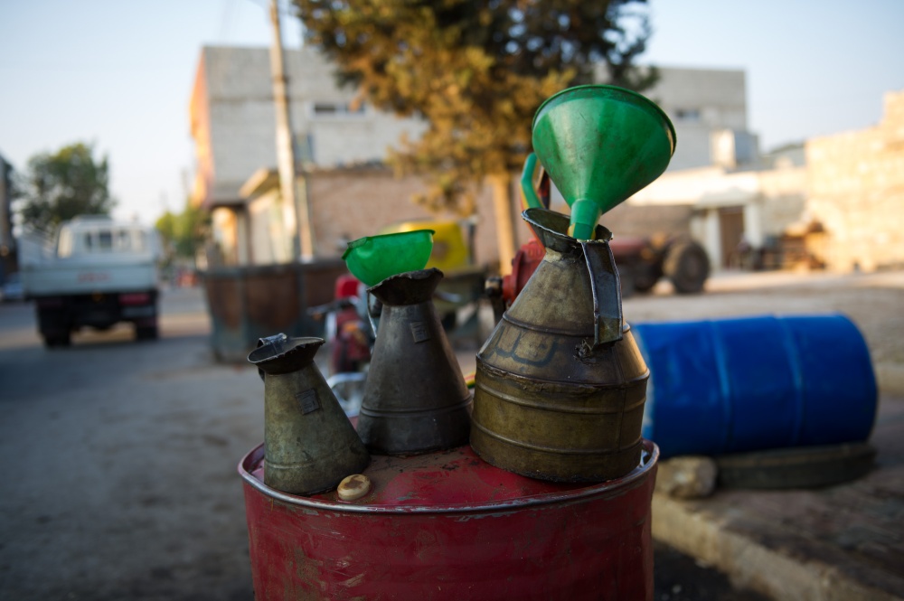 سوريا – الفساد وقلة الخبرة.. آلاف ليترات المازوت تتبخر في مركز الأشرفية صحنايا