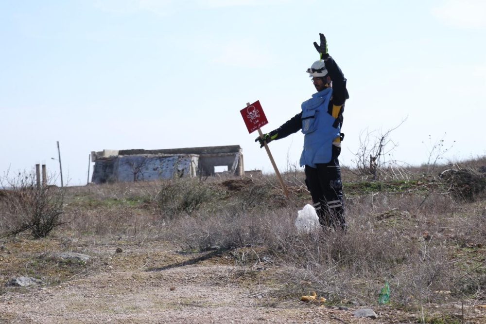 سوريا – إصابة ثلاثة أطفال بانفجار مخلفات الحرب بريف حماة الشمالي