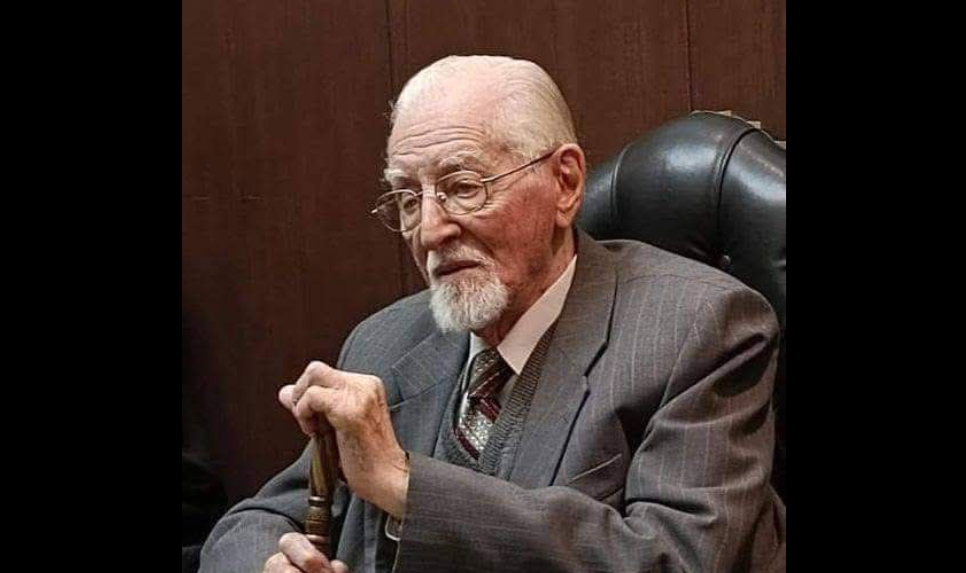 سوريا – الباحث السوري مازن المبارك يفوز بجائزة أكاديمية الملك سلمان العالمية للغة العربية