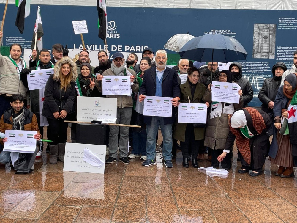 سوريا – مظاهرة في باريس دعما لوحدة سوريا ورفض الانقسام