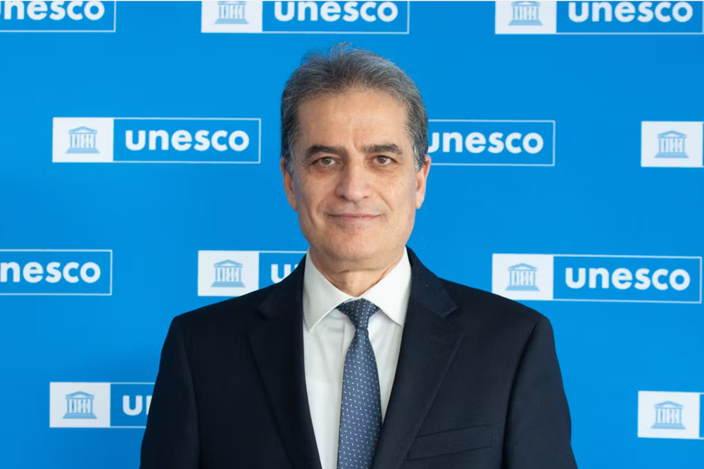 سوريا – سوريا ما بعد الأسد: دبلوماسي ينفي وقوع هجمات كيماوية على رأس بعثة باريس يثير غضب المجتمع