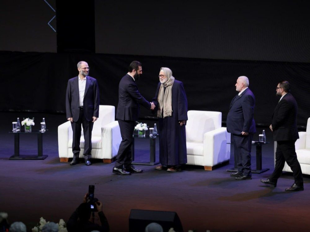 سوريا – الرئيس الشرع: نواجه تحديات تراكمت على مدى 60 عاما.. وأولويتنا بناء اقتصاد متوازن وضبط أخلاقي مجتمعي