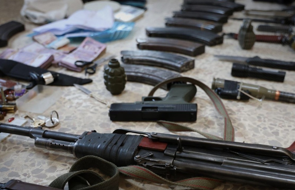 سوريا – تفكيك عصابة سرقة تنتحل صفة الأمن الداخلي على الحدود السورية اللبنانية