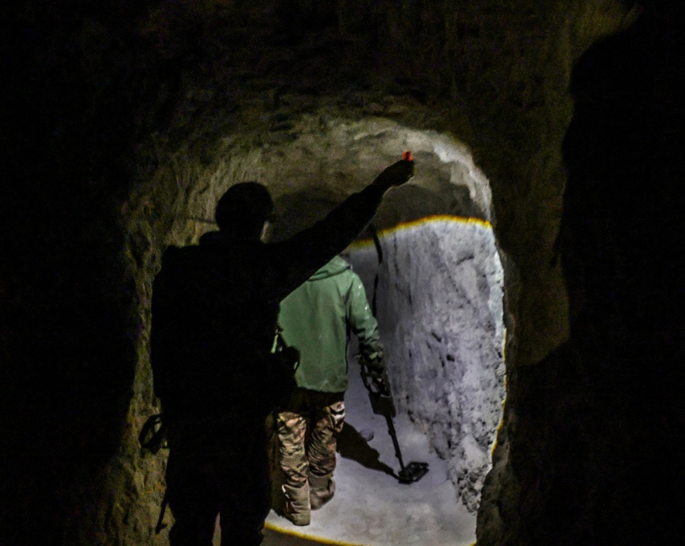 سوريا – استشهاد 3 عناصر أمنيين وإصابة 7 آخرين بانفجار داخل نفق بحلب