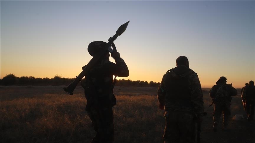 سوريا – توتر ميداني شرقي سوريا: انتشار لعشائر تل حميس لمنع تنفيذ تفاهمات تسليم المنطقة لقسد