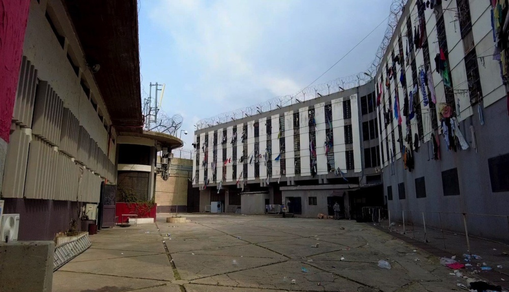 سوريا – توفي مسن سوري في سجن رومية بلبنان وسط اتهامات بالإهمال الطبي