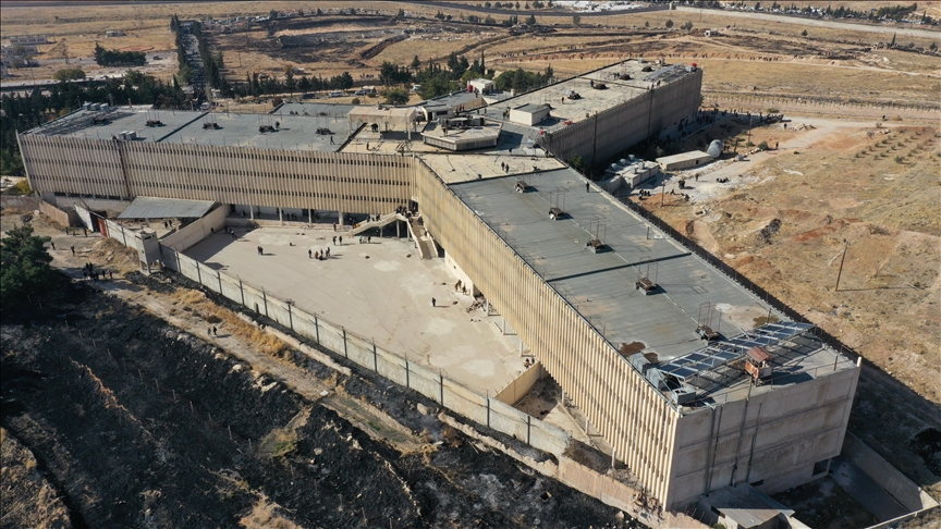 رحيل جماعي من صيدنايا.. وثيقة توثق نقل أكثر من 20 جثة خلال يومين