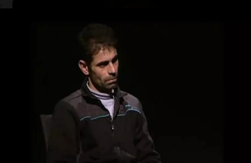 الجدّ... عيون بابا عمرو وطفلها العنيد