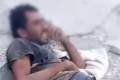 مقاتل ومعتقل سابق يجوب الشوارع فاقداً عقله منذ التحرير