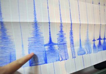 زلزال بقوة 5.7 درجات يضرب إندونيسيا