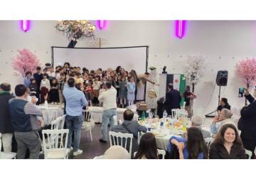 سوريون في باريس يحتفلون بعيد الفطر: تلاقي ثقافي يعكس روح الانفتاح والاندماج