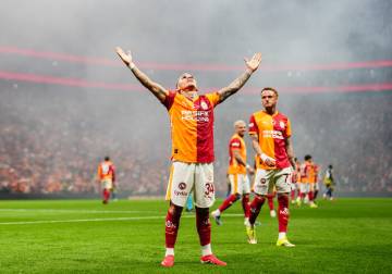 غالاطة سراي يهزم فنربهتشه بثلاثية ويقترب من لقب الدوري التركي