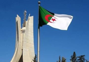 الجزائر: توسيع عقوبة الإعدام لتشمل جرائم إضرام حرائق الغابات وخطف لأطفال