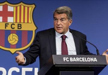 خوان لابورتا يستقيل من رئاسة برشلونة الإسباني