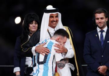 أمير قطر: أوفينا بوعدنا بتنظيم مونديال استثنائي