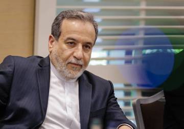 عراقجي: مضيق هرمز ليس مغلقا ولن نرضخ للتهديدات