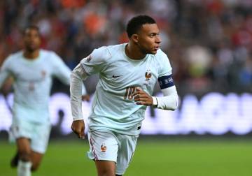 ريال مدريد يعلن إصابة مبابي بفرط تمدد في الركبة
