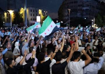 مظاهرات في عدة محافظات سورية تندد بالاعتداءات الإسرائيلية وتؤكد دعم الجيش