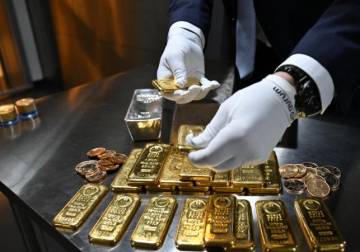 الذهب يتراجع 1.5 بالمئة إلى 4080 دولارا للأونصة إثر تصعيد أمريكي إيراني