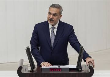 فيدان: يجب استكمال اتفاق 10 مارس لفتح كافة المعابر مع سوريا