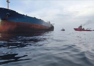 تركيا تعلن إخماد حريق سفينة 