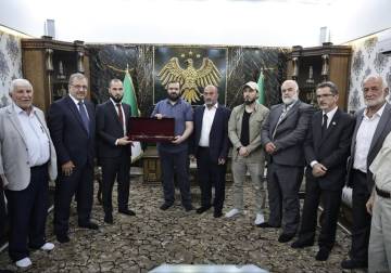 حلب.. وفد مجلس القبائل الشركسية يبحث مع مستشار رئيس الجمهورية تعزيز الشراكة المجتمعية