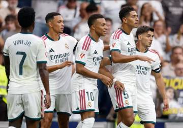 ريال مدريد يكتسح ملقة برباعية في الدوري الإسباني