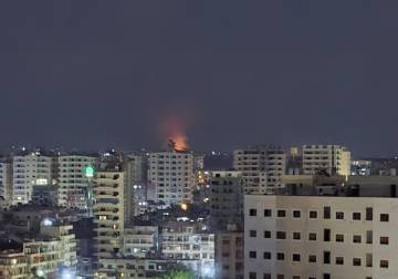 غارتان إسرائيليتان تستهدفان محيط حمص واللاذقية