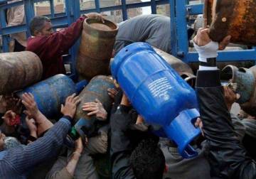 بين طبول الحرب وأوجاع الداخل: هل تمنح 