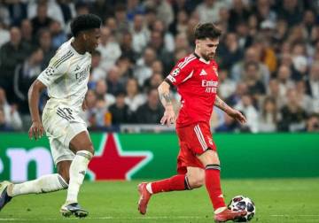 بنفيكا البرتغالي يوقف 5 من أعضاء النادي بسبب سلوك عنصري