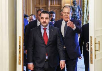 وفد سوري رفيع يصل موسكو لإجراء مباحثات مع المسؤولين الروس