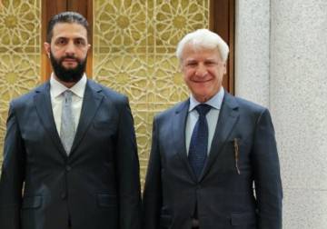 شقيق رئيس المخابرات الجوية في إدلب يعود على شكل مستشار طبي إيطالي ويلتقي الشرع