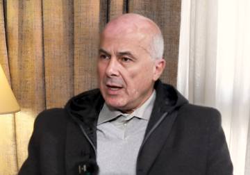 حاكم مصرف سوريا السابق يكشف محاولة ابتزازه باسم 