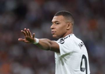 مبابي يغيب عن ريال مدريد لإصابته بالتواء في الركبة