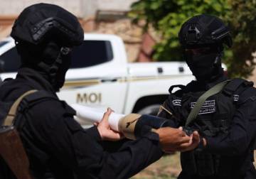 إحباط محاولة تهريب شحنة أسلحة نوعية عبر منفذ 