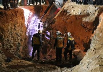 إنقاذ طفلة بعد سقوطها في بئر بعمق 10 أمتار في ريف إدلب